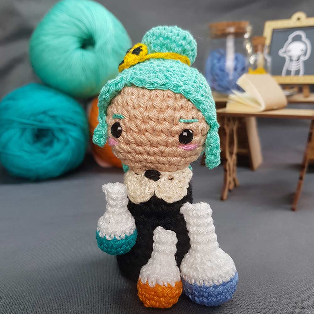 Amigurumi Cientista Marie Curie - BELLA ARTE